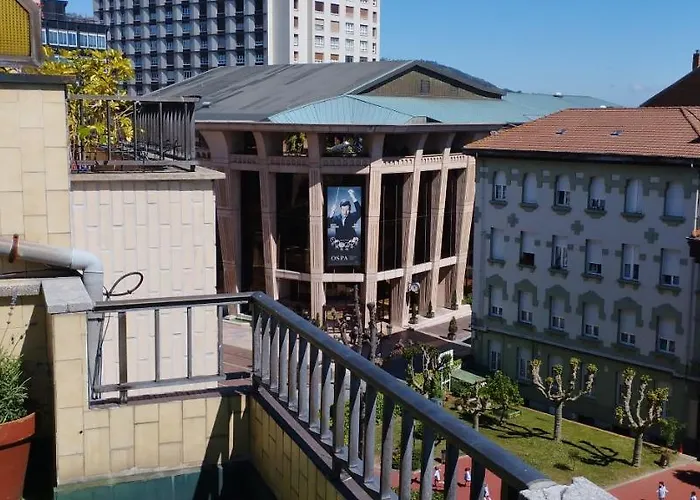 アパート Atico Auditorio Disfrute Sus 40 Metros De Terraza Orientada Al Sur オビエド